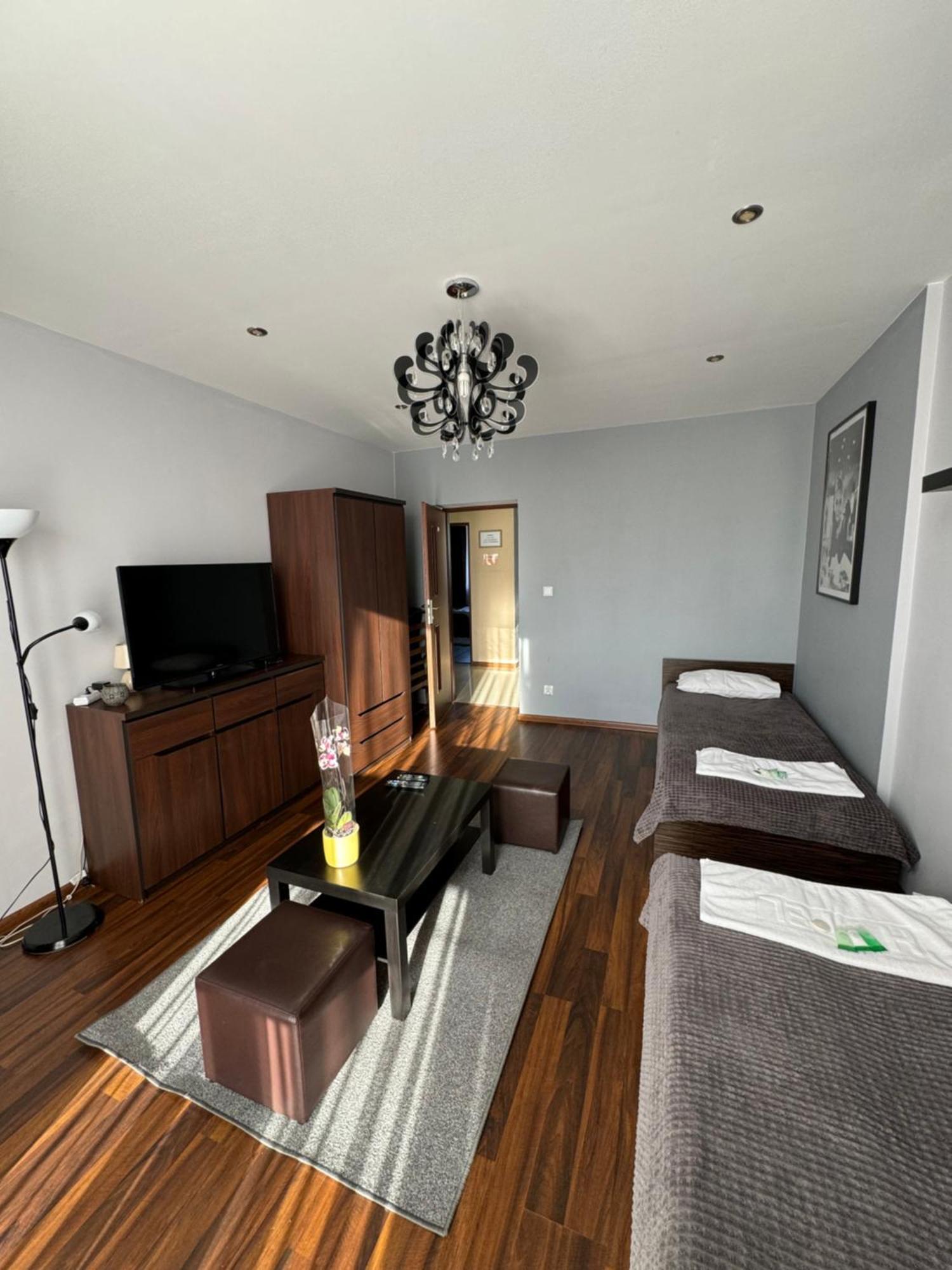 Apartament Sandra Kielce Buitenkant foto